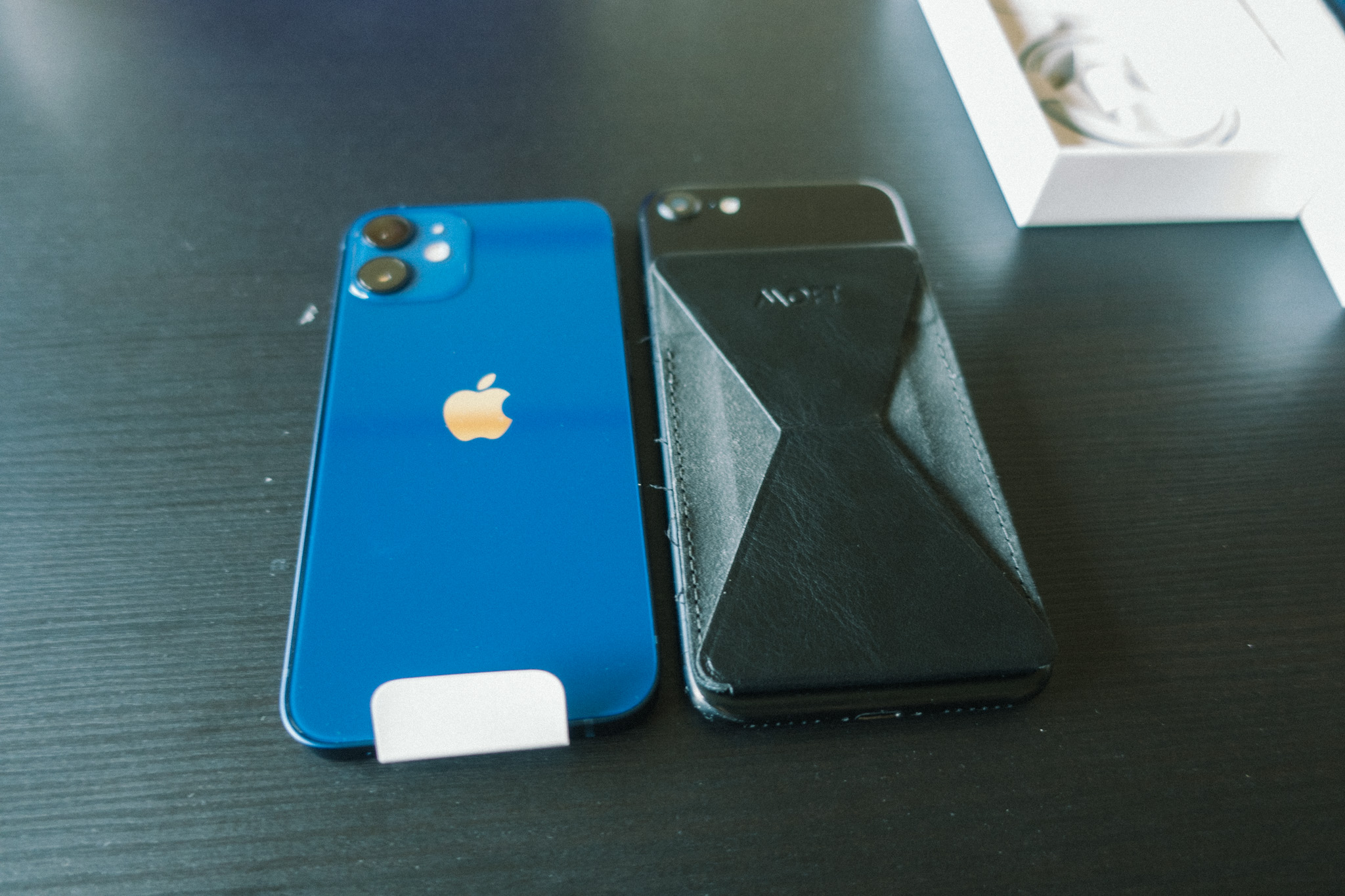 iPhone12miniとiPhone7