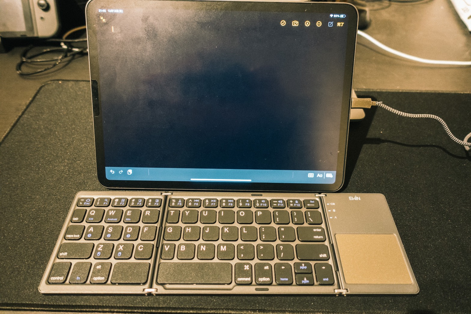 Ewin® 折りたたみ式 BluetoothキーボードとiPad
